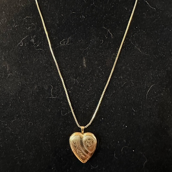 Gold Filled Heart Locket with 17 inch necklace